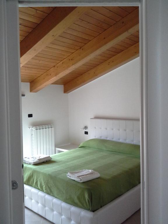 Casa Vacanze The Flea'S Home Fondi Δωμάτιο φωτογραφία