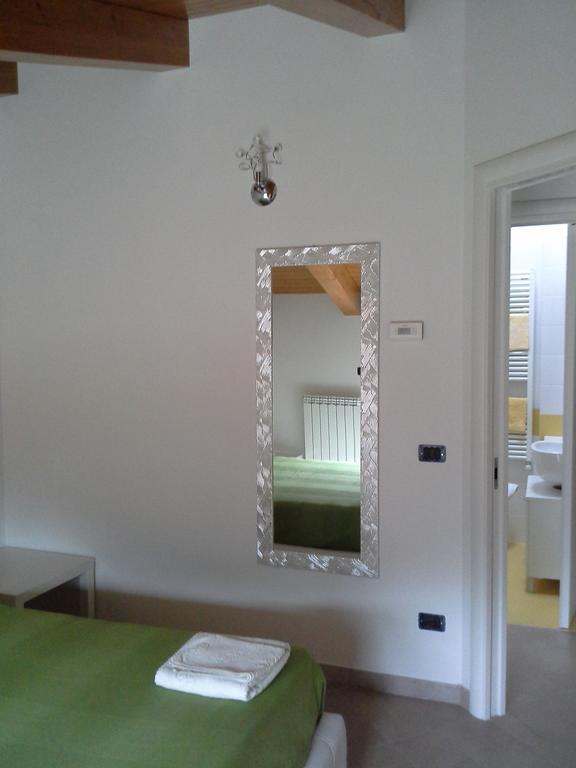 Casa Vacanze The Flea'S Home Fondi Δωμάτιο φωτογραφία